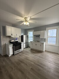 Building Photo - 96-98 Sargeant St-FL1