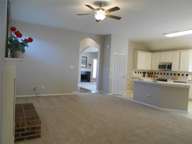 Building Photo - 4804 Holly Berry Dr