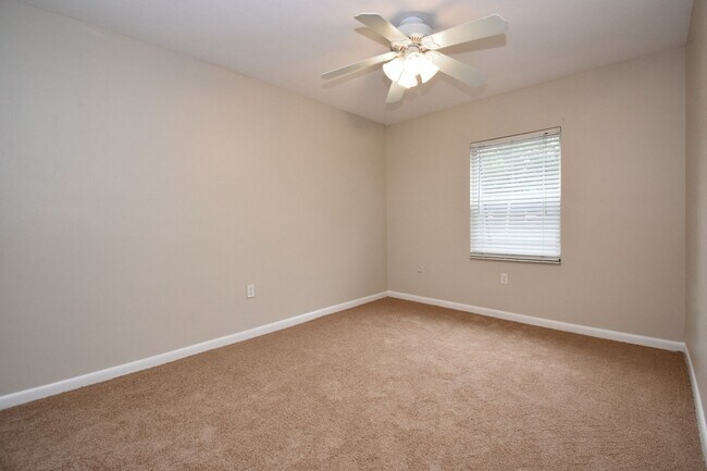 Building Photo - 501 SW 75th St