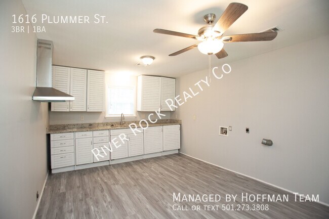 Building Photo - 1616 Plummer Street