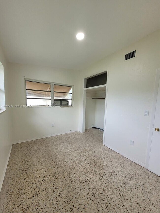 Building Photo - 26925 SW 145th Ave