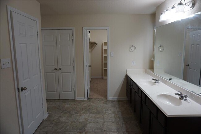 Building Photo - 10615 Chestnut Path Way
