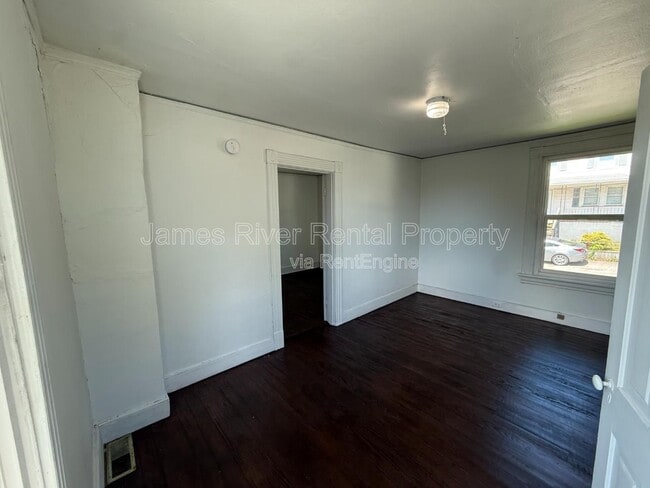 Building Photo - 2336 Aragon St