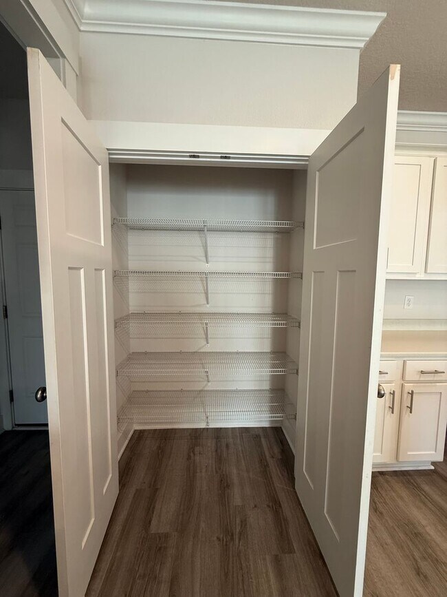 Building Photo - 6124 Cherry Hill Cir