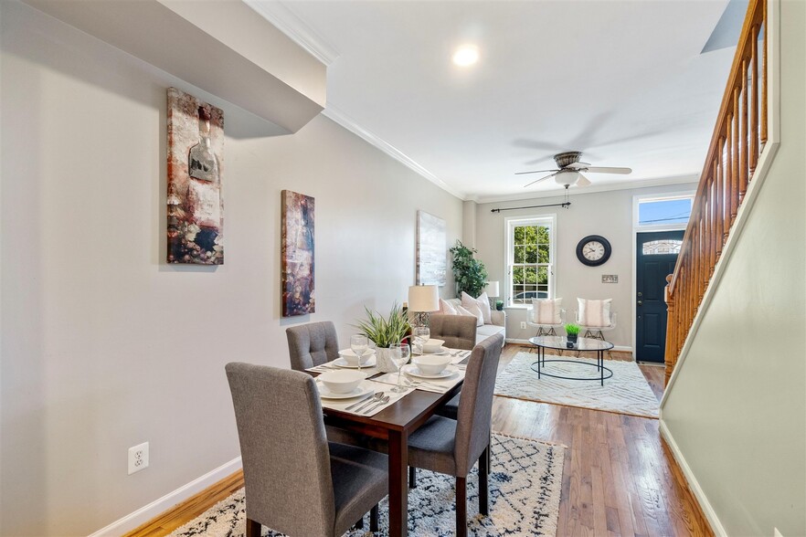 Dining Room - 1413 E Clement St