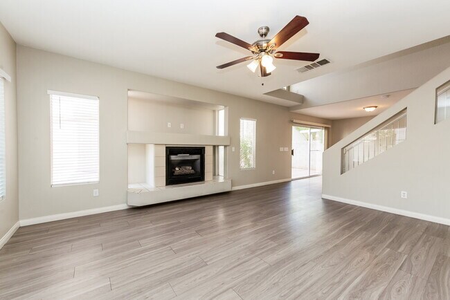 Building Photo - 3337 Epson St