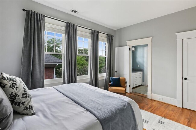 Building Photo - 635 Bonaventure Ave NE