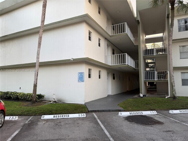 Building Photo - 4235 N University Dr