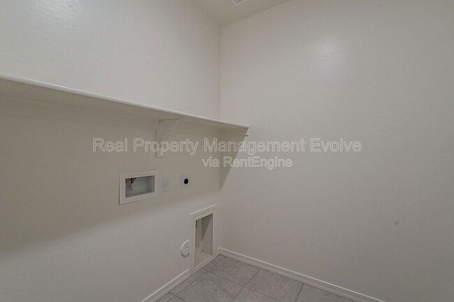 Building Photo - 9614 W Agora Ln