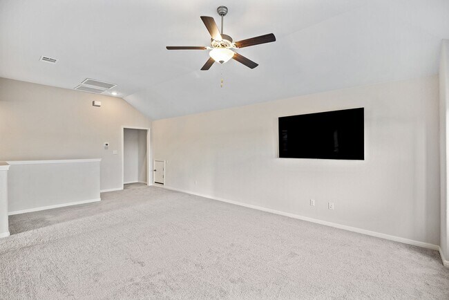Building Photo - Amazing 5 Bedroom Home - Georgetown