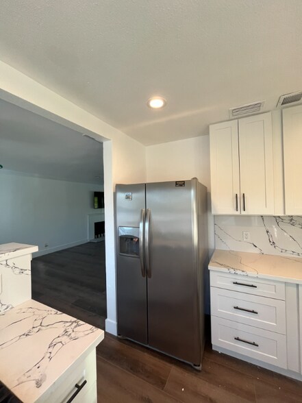 Building Photo - 3760 Cll San Antonio