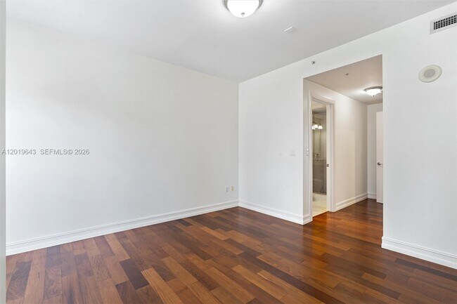 Building Photo - 455 E Palmetto Park Rd