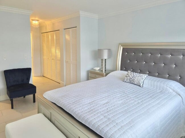 Building Photo - 110 Shore Ct