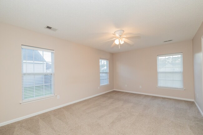 Building Photo - 1117 Deerberry Rd