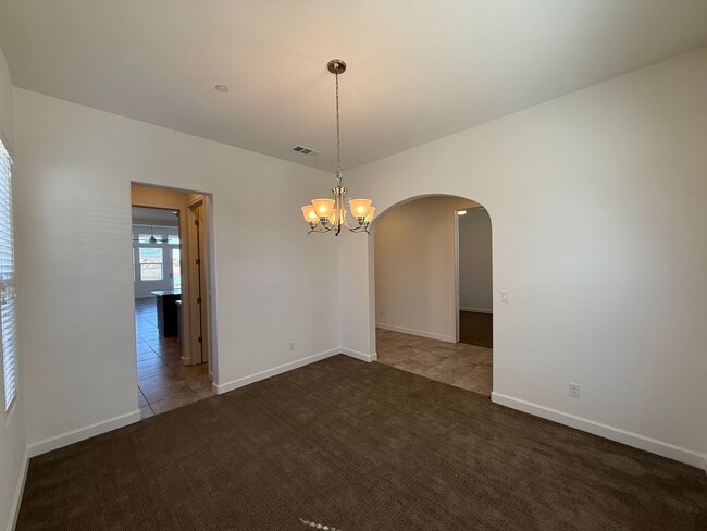 Building Photo - Lake front single story home in gated community!