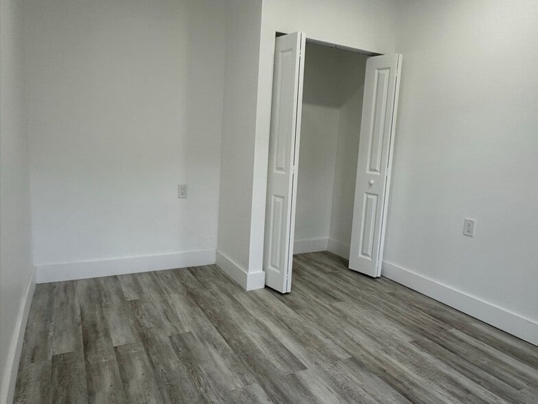 Building Photo - 901 NW 46th St