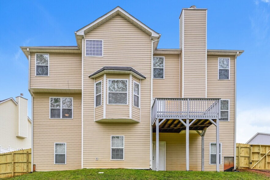 Building Photo - 257 Edison Dr
