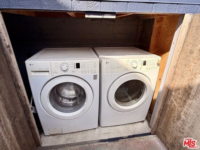 Building Photo - 3774 S Gramercy Pl