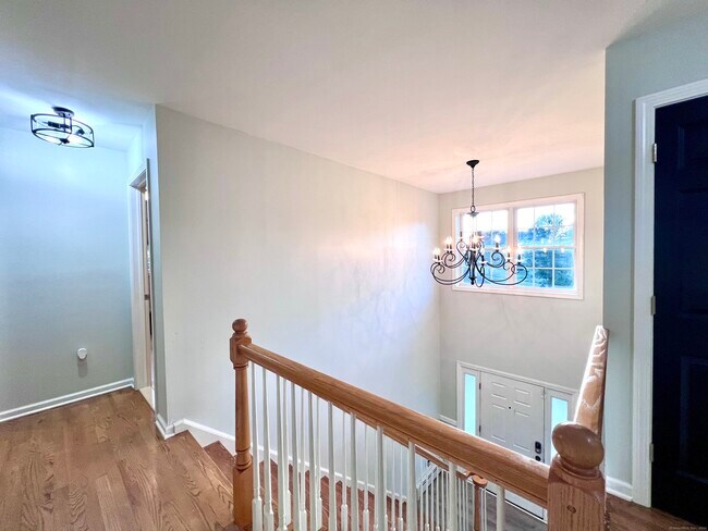 Building Photo - 4 Cobblestone Ct