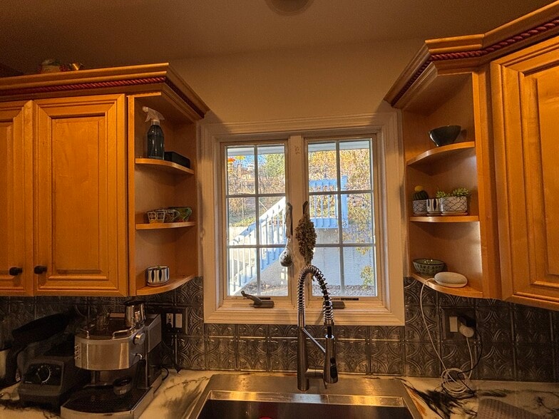 Building Photo - 2713 Northcrest Dr