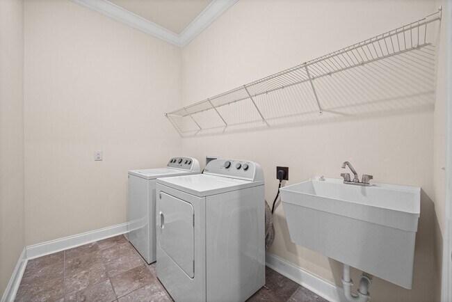 Building Photo - Stunning 4 bedrm, 3.5 Bath home in Chapel Cove of South Charlotte!