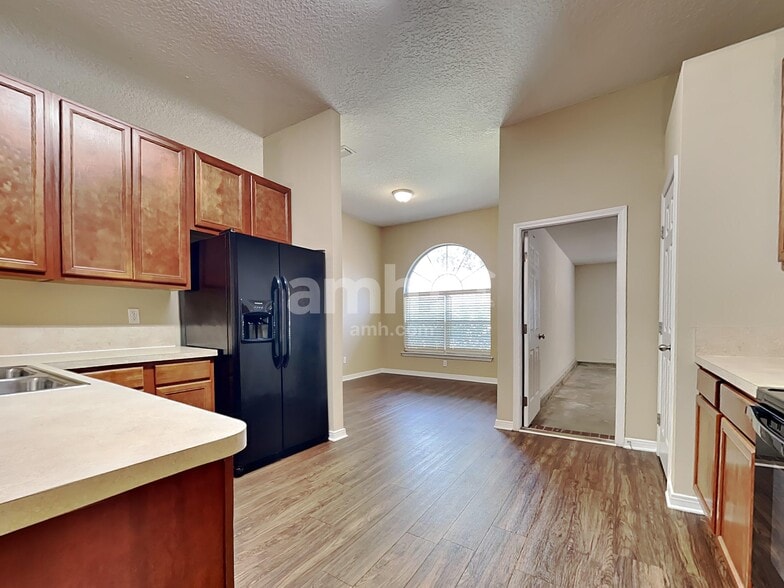 Building Photo - 2091 Cherokee Cove Trl