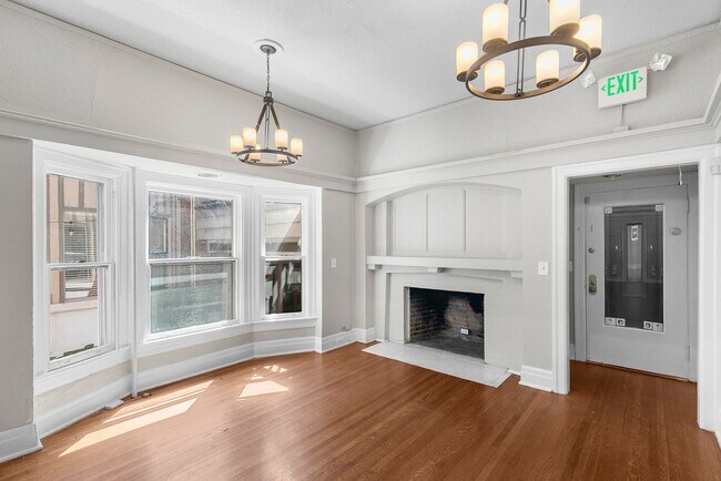 Interior Photo - Cobb Lane