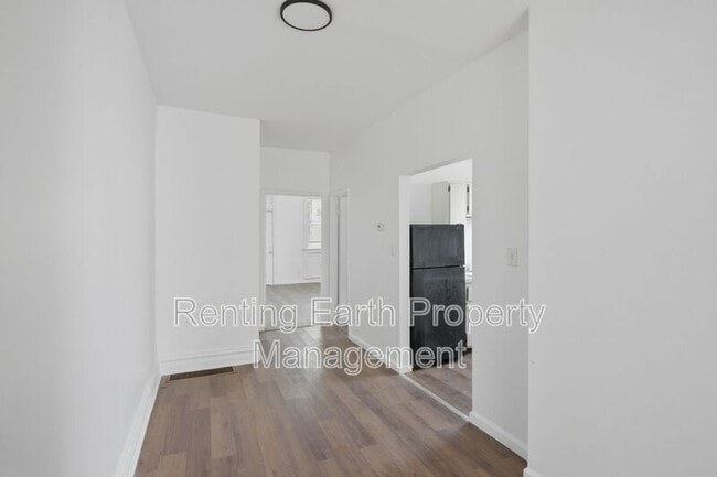 Building Photo - 3127 Clay Ave