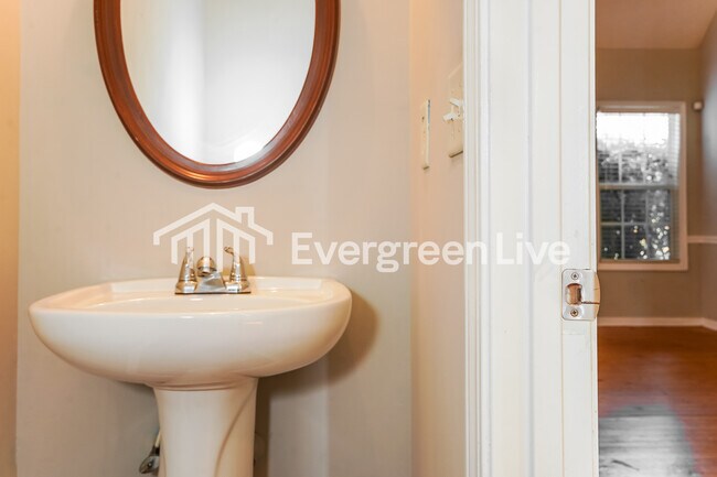 Building Photo - 102 Ruby Way