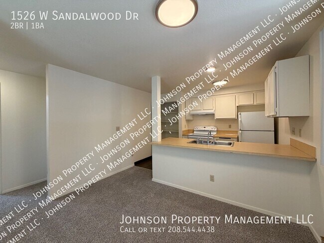Building Photo - 1526 W Sandalwood Dr