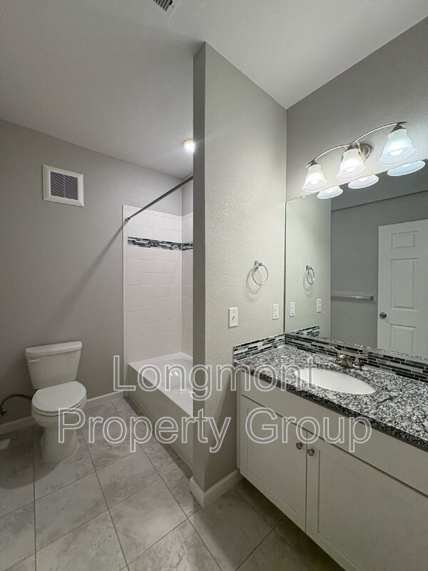 Building Photo - 804 Summer Hawk Dr