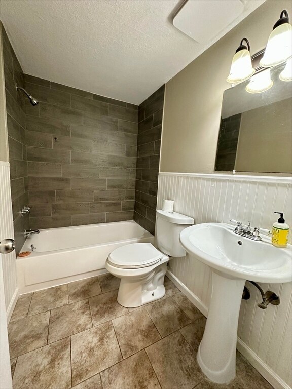 Building Photo - 7 Maple Crest Cir