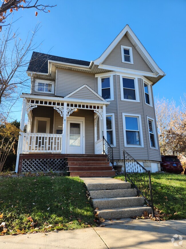 Building Photo - 2169 S 81st St