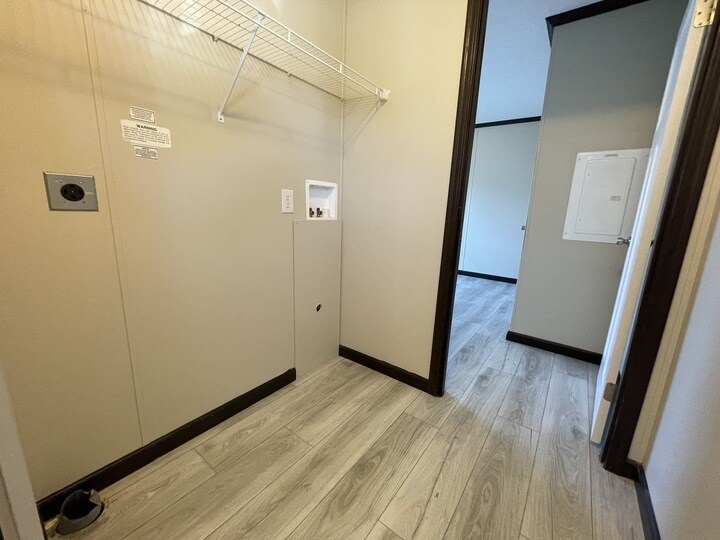 Building Photo - 15861 Marentette Dr