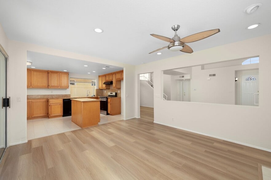 Building Photo - 2163 Sun Ridge Dr