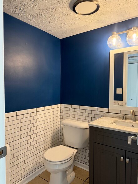 Building Photo - 3441 Laredo Dr