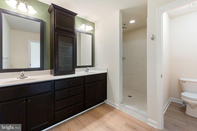 Building Photo - 555 English Oak Ln