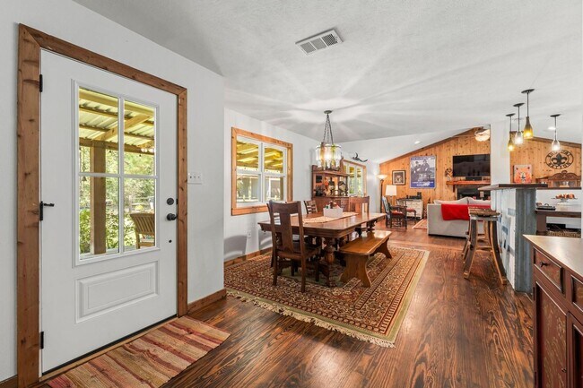 Building Photo - Country Living Rental on 26+ Acres!