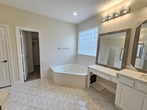 Building Photo - 12503 Rosewood Way Ln