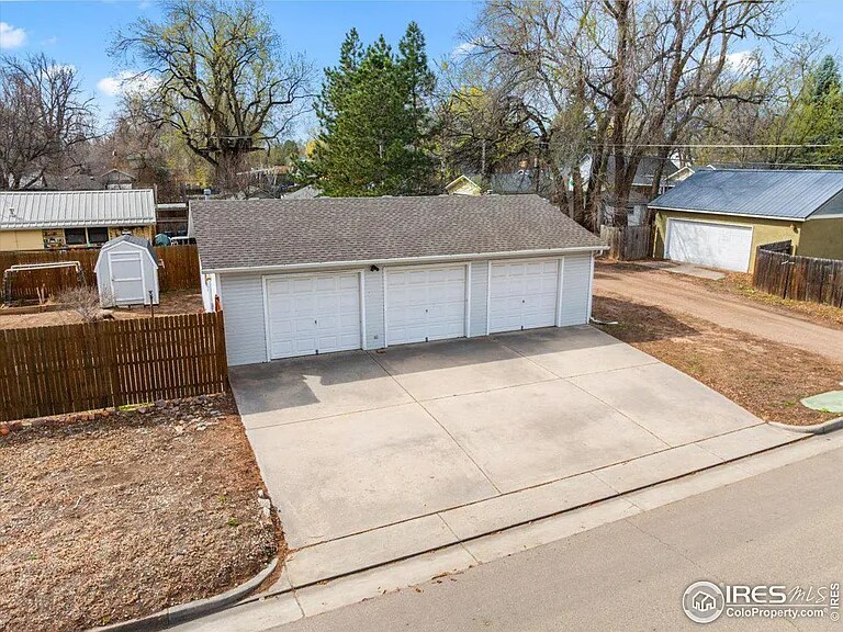 Building Photo - 335 Park St