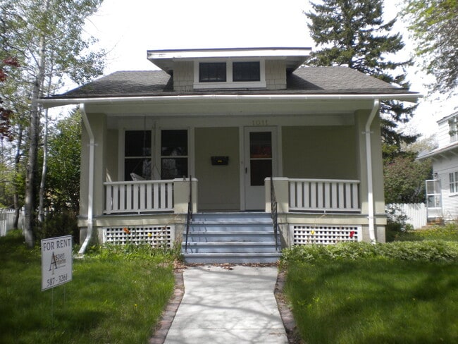 Building Photo - 4 Bedroom close to downtown, bike and walk...