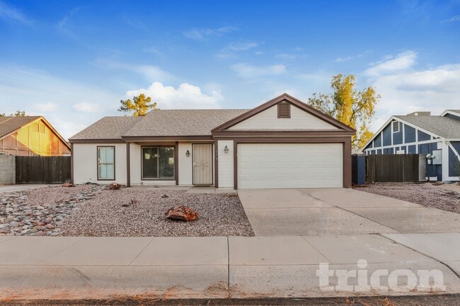 Building Photo - 673 E Estrella Dr