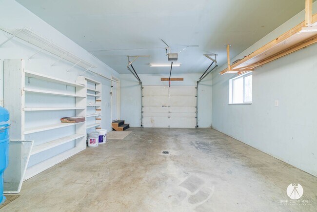 Building Photo - 1100 W Nugget Ave