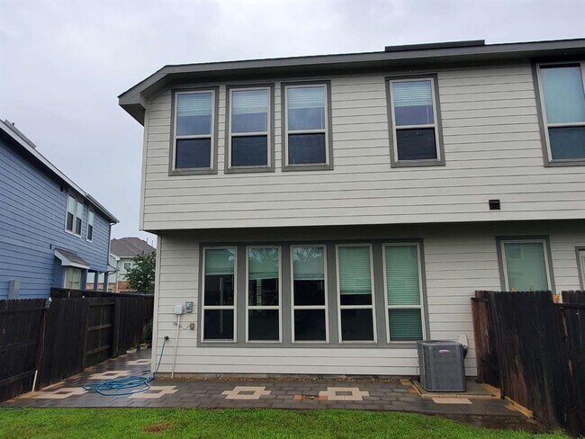 Building Photo - 22639 Sutherland Bend Ln