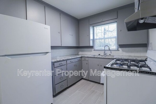 Building Photo - 622 E Xyler St