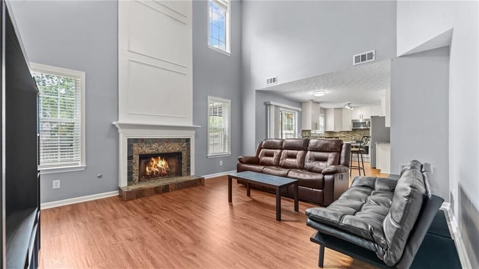 Building Photo - 450 Manor Glen Dr