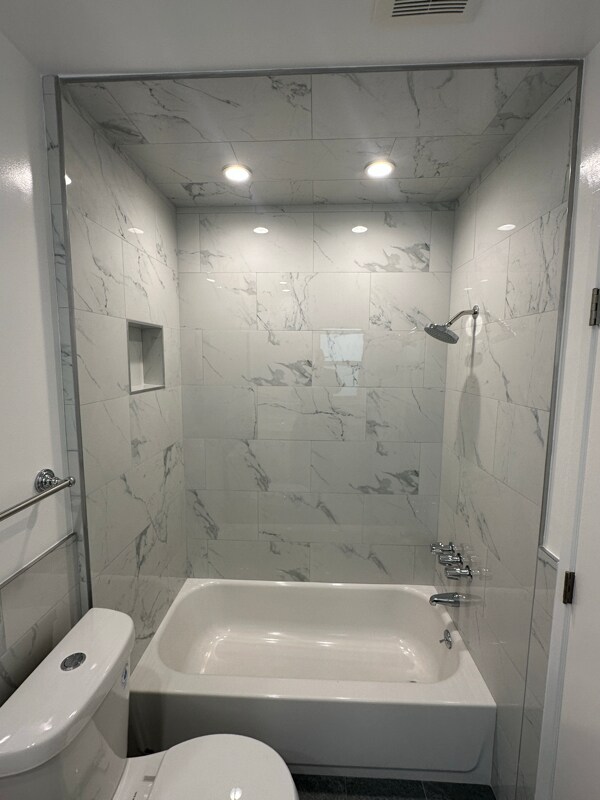 Building Photo - 1262 Granville Ave