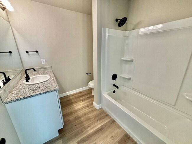 Building Photo - 3 bed 2 bath New Construction Home Available Now