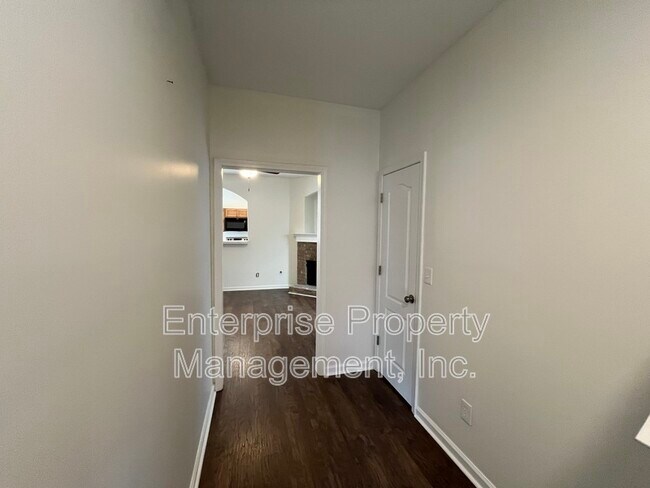 Building Photo - 10174 Sorrento Pl