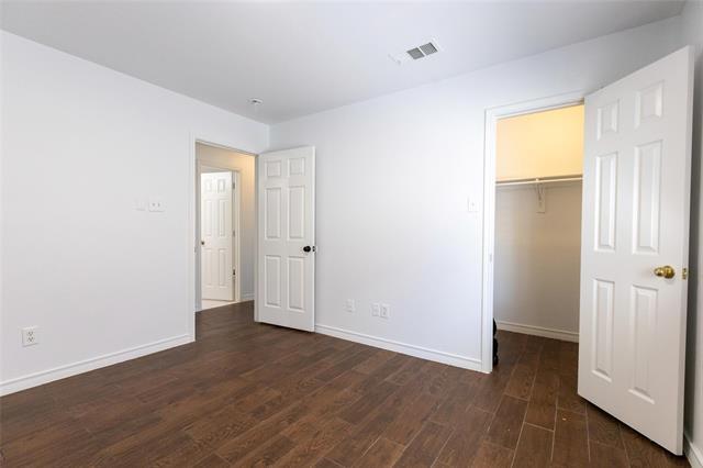 Building Photo - 2950 Goldenwave St